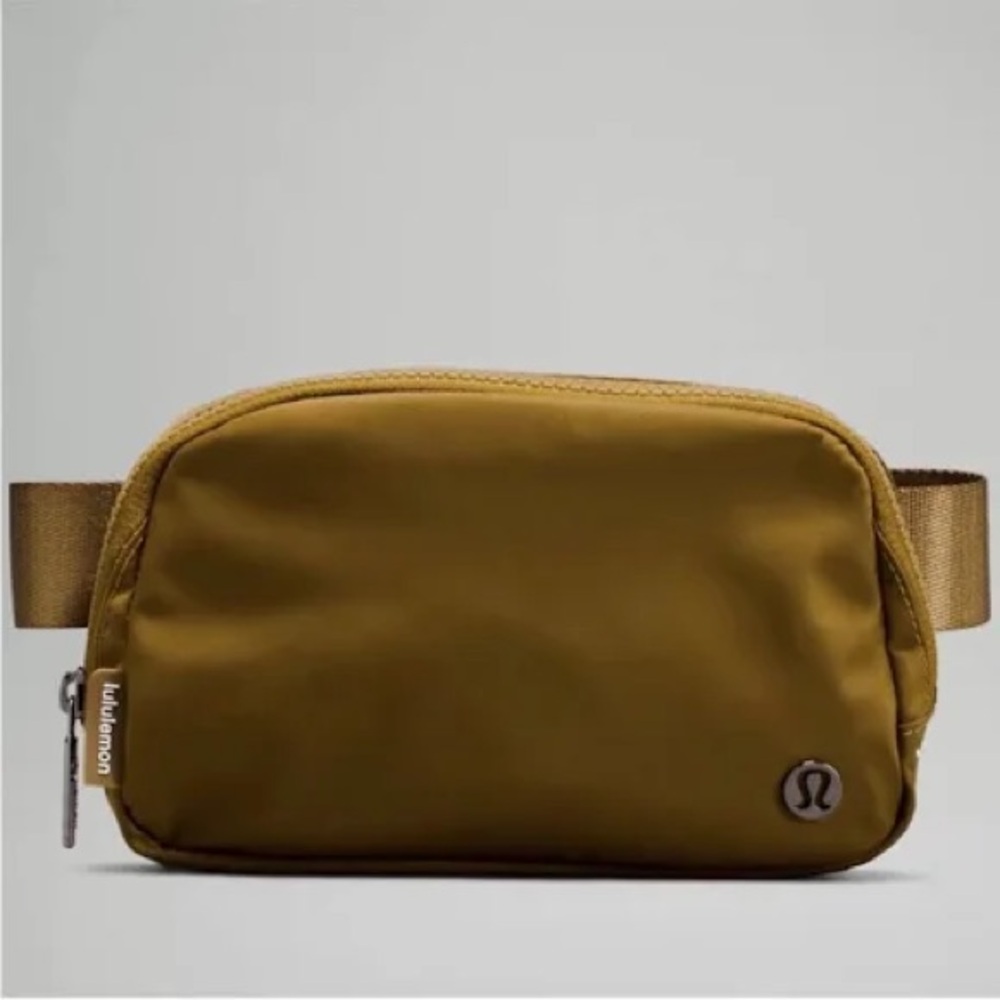 Lululemon Everywhere Belt Bag Burnt Caramel 1L